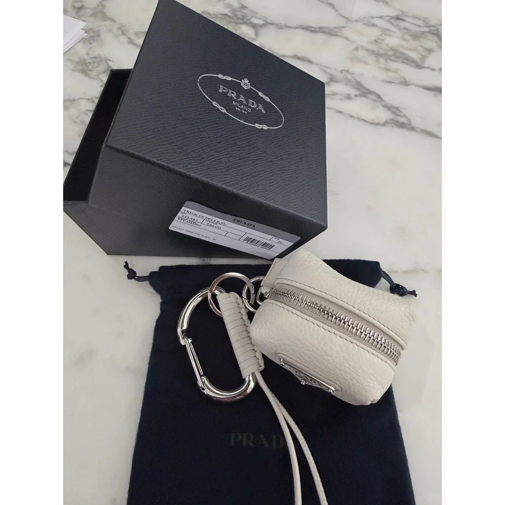Prada 2TL547 Vitello Daino Leather Pouch Keychain Talco White‎ Carabiner Clip